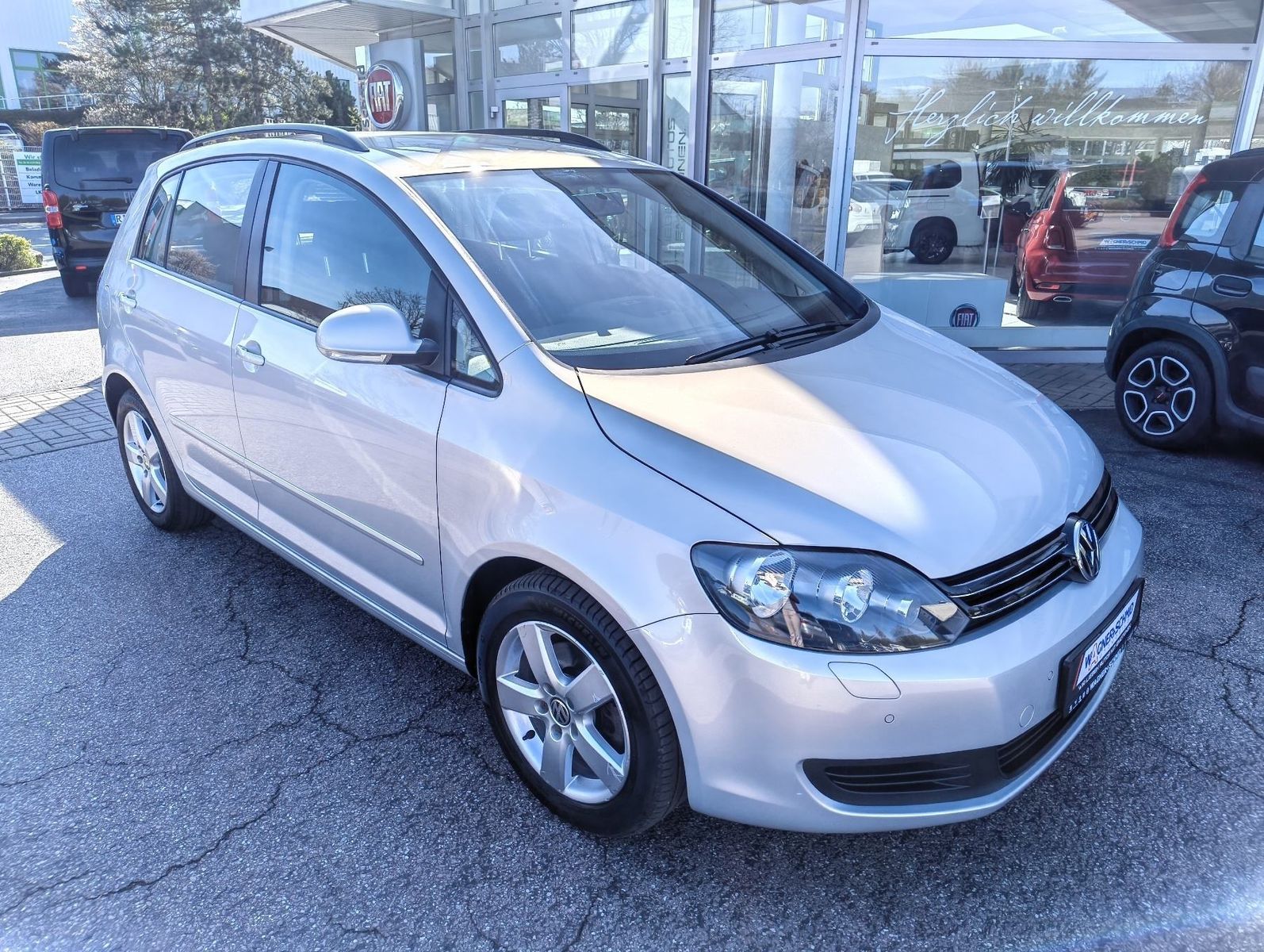 Fahrzeugabbildung Volkswagen Golf VI Plus Comfortline 1.4 TSI DSG + SHZ + A/C