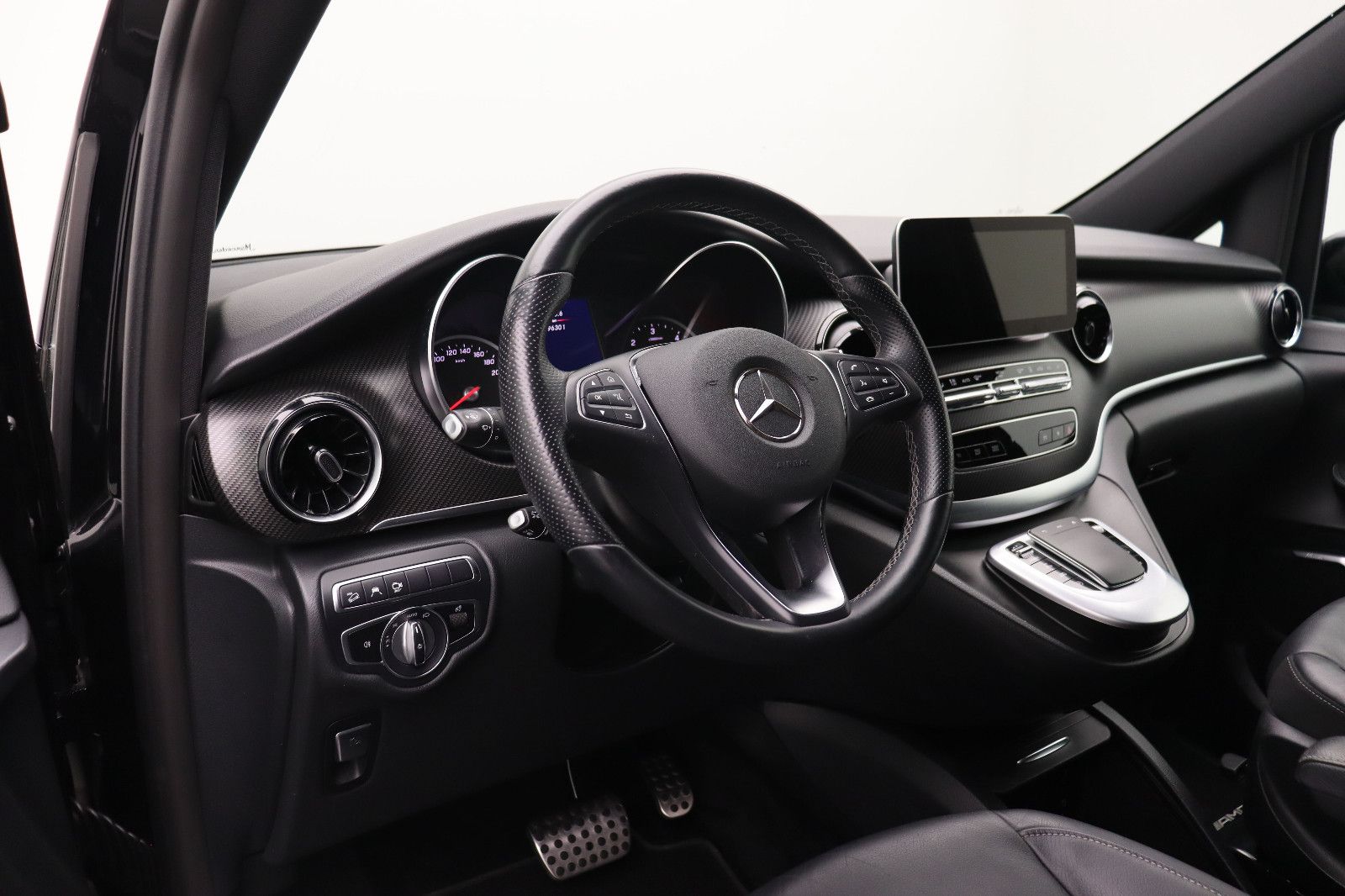 Fahrzeugabbildung Mercedes-Benz V 300d Avantgarde Edition AMG 4Matic extralang