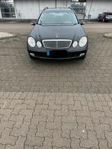 Mercedes-Benz E Klasse W 211.  200 Kompressor  7 Sitzer - : Kombi, W211