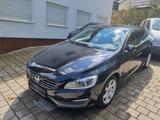 Volvo V60 Kombi Momentum - gebrauchte Volvo V60 aus dem Jahr 2013