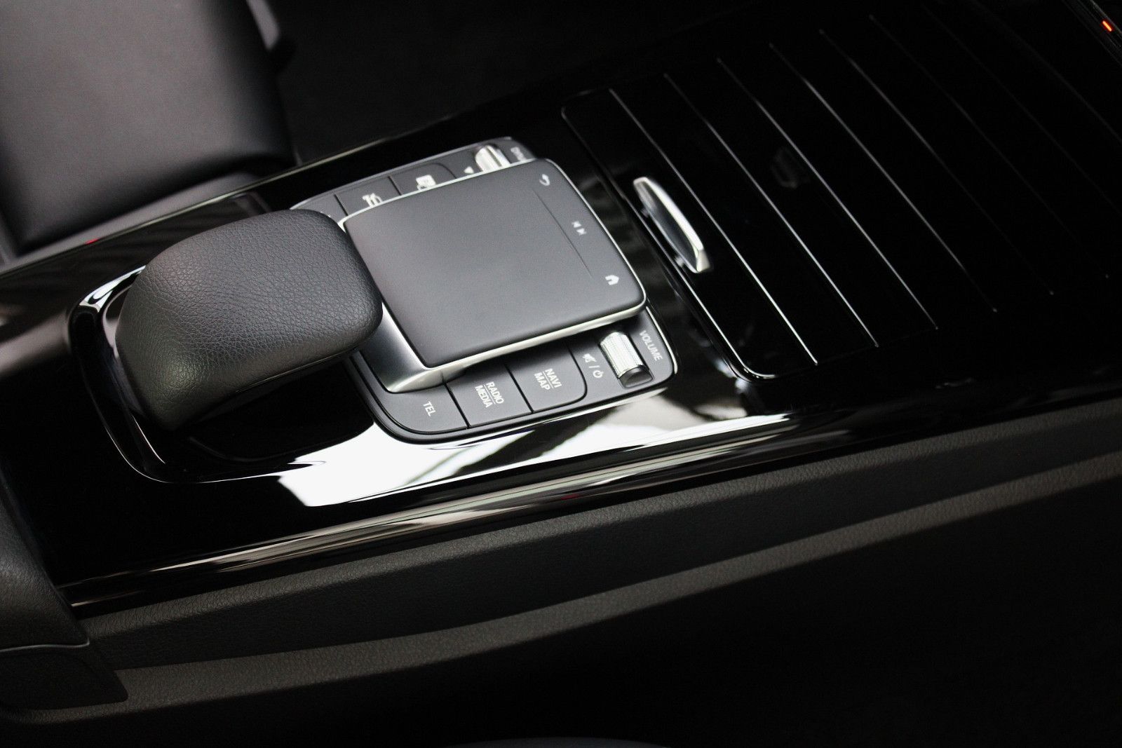 Mercedes-Benz A 250e PROGRESSIVE MBUX NAVI KAMERA LEDER foto 9
