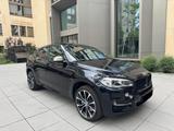 BMW X6 M50d 21 Zoll Navi Schiebedach Voll - BMW X6 M50 in München