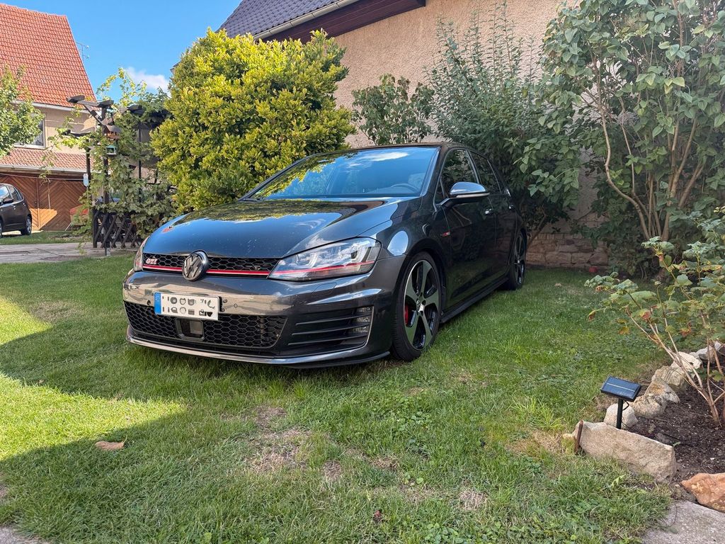 Image of Volkswagen Golf