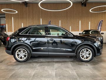 Audi Q3 2.0 TDI quattro *BI-XENON*APS*NAVI*AHK*LED*
