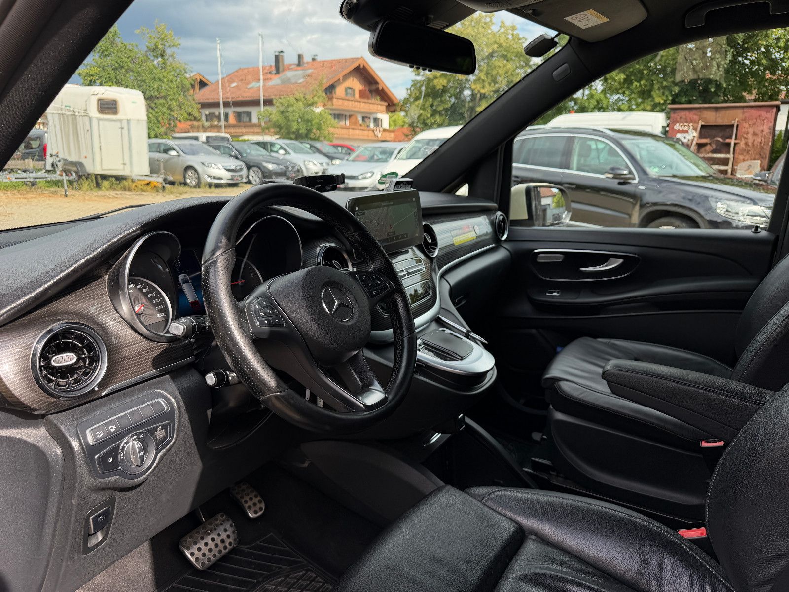 Fahrzeugabbildung Mercedes-Benz V 250 d 4MATIC extralang |360°|LED|TAXI