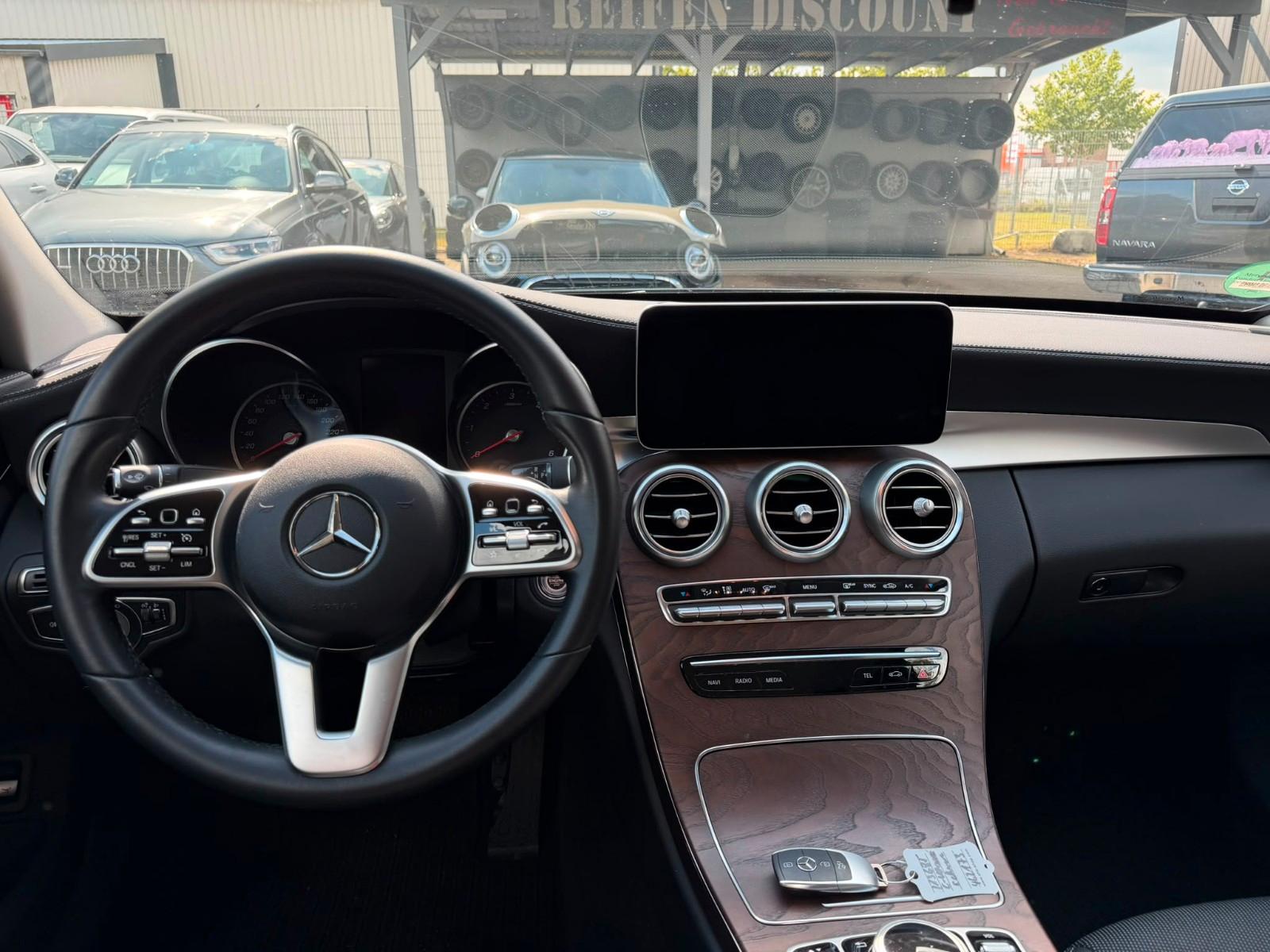 Mercedes-Benz C200d FACELIFT°1-HAND°AUTOM°AHK°RFK°T-LEDER°NAVI