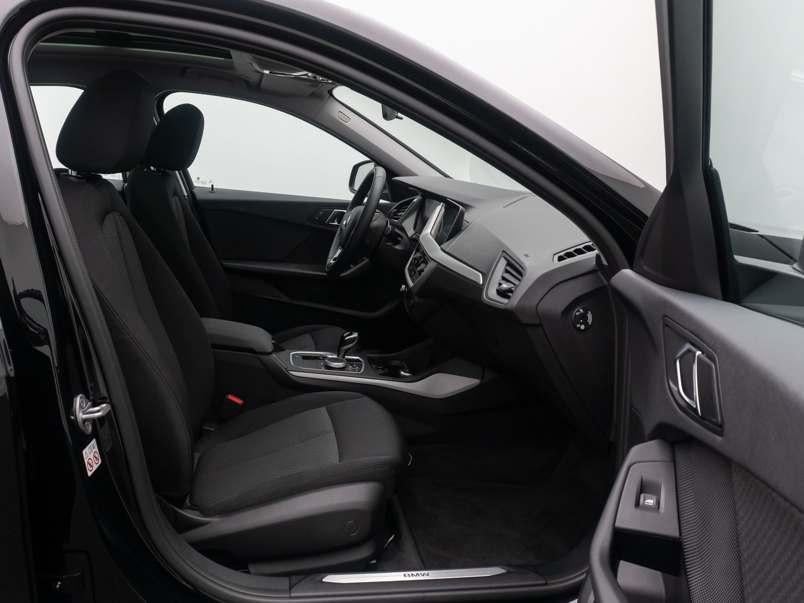 Fahrzeugabbildung BMW 120i GeschwindigReg PDC LED DAB Panorama WLAN