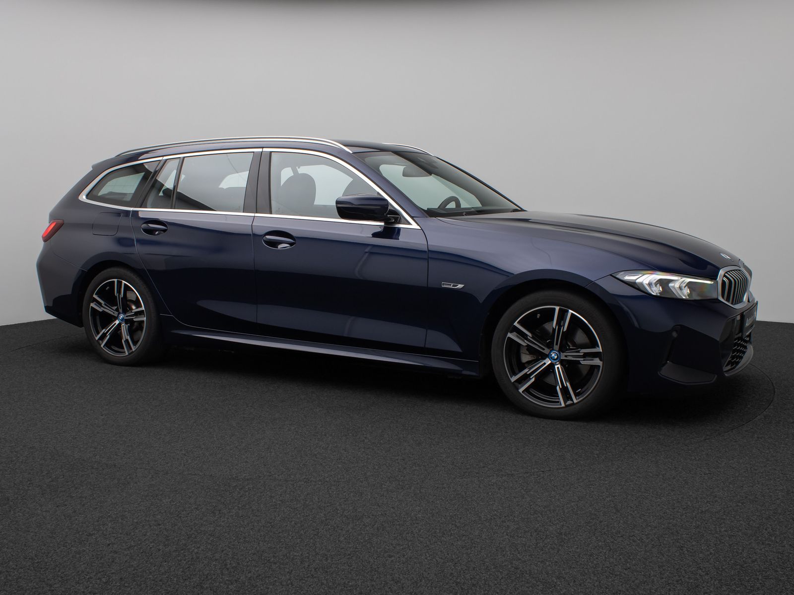 Fahrzeugabbildung BMW 320e M Sport DAB Widscreen PDC Individual 18Zoll