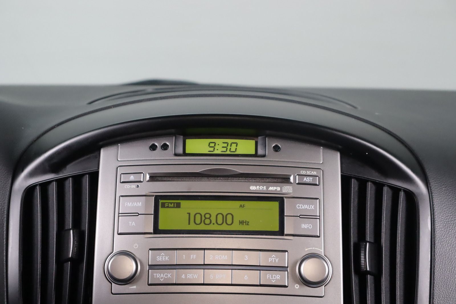 Fahrzeugabbildung Hyundai H-1 2.5CRDi Travel 8-Sitzer * PDC
