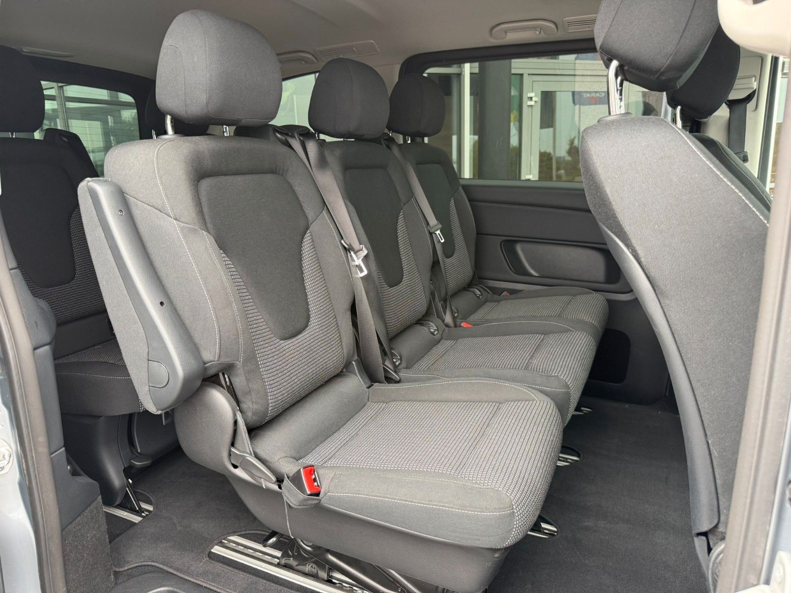 Fahrzeugabbildung Mercedes-Benz V 250 d Kompakt DISTRONIC AHK2,5to Kamera