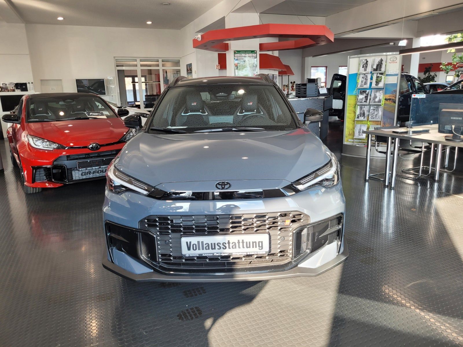 Toyota Corolla Cross GR Sport 2.0l Hybrid AWD Premium-P imagem 2