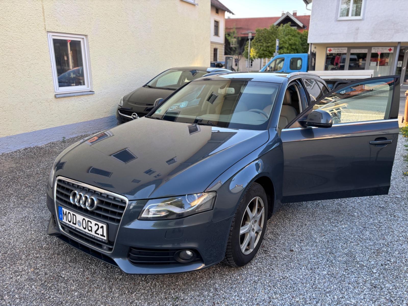 Audi A4 2008 — rear view