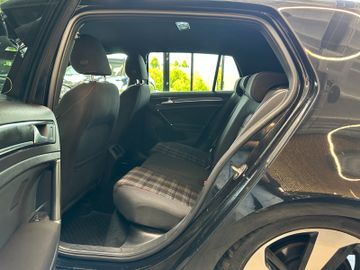 Volkswagen Golf GTI *SPORT-FAHRWERK*NAVI*ACC*PERFORMANCE*