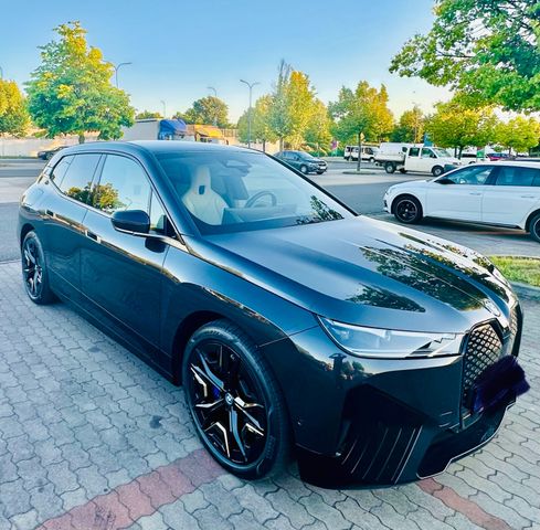 BMW iX xDrive50 - M Sport