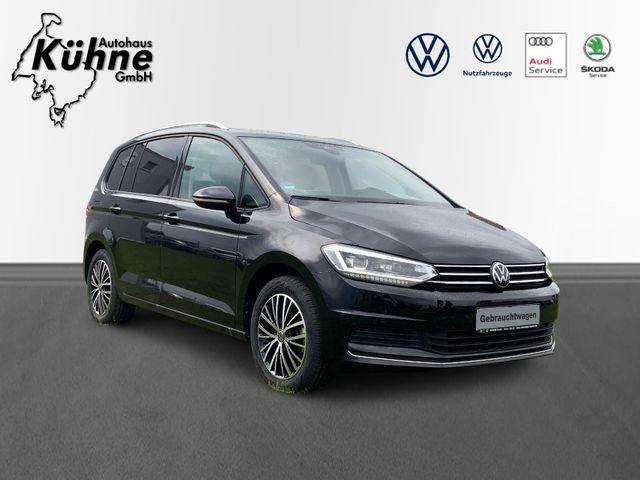 Touran 1,5 TSI IQ-Light, STHZ, PANO, NAVI, RFK.