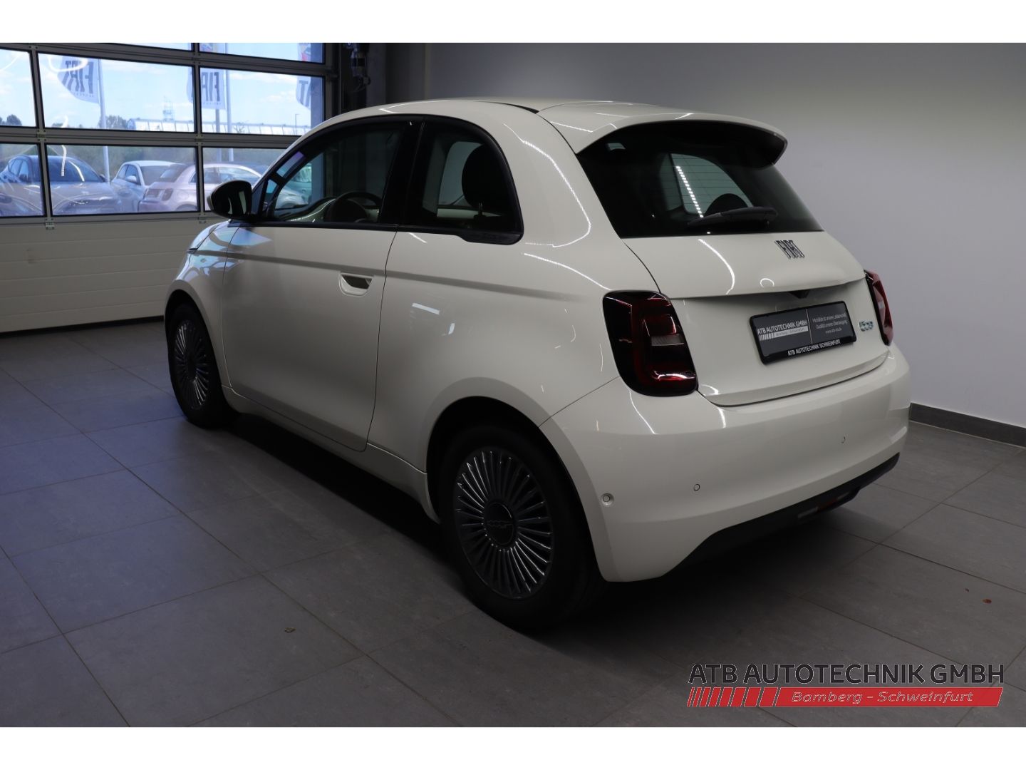 Fahrzeugabbildung Fiat 500e Komfortpaket 42kWh 93,5% SOH Apple CarPlay