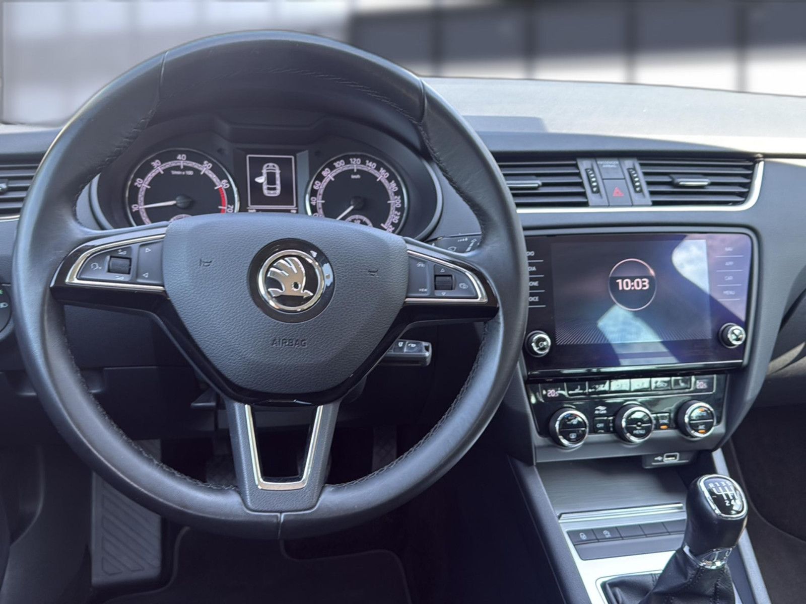 Fahrzeugabbildung SKODA Octavia 1.5 TSI / Unfallfrei/ 1. Hd