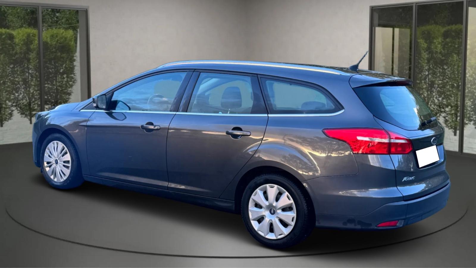 Ford Focus 2015 — photo 8