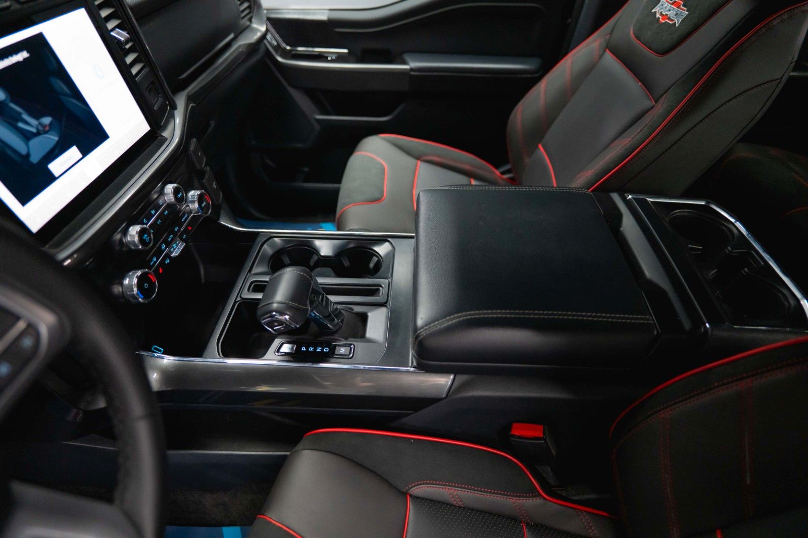 Fahrzeugabbildung Ford F150 3.5L V6 PowerBoost RAPTOR Twin-Turbo 4x4