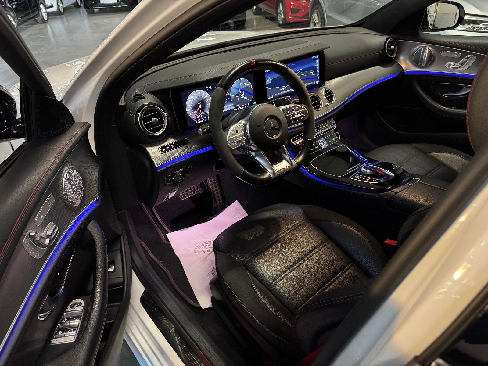 Fahrzeugabbildung Mercedes-Benz E 53 AMG 4Matic+ MBUX MEMORY AIRMATIC SD 360 DIS