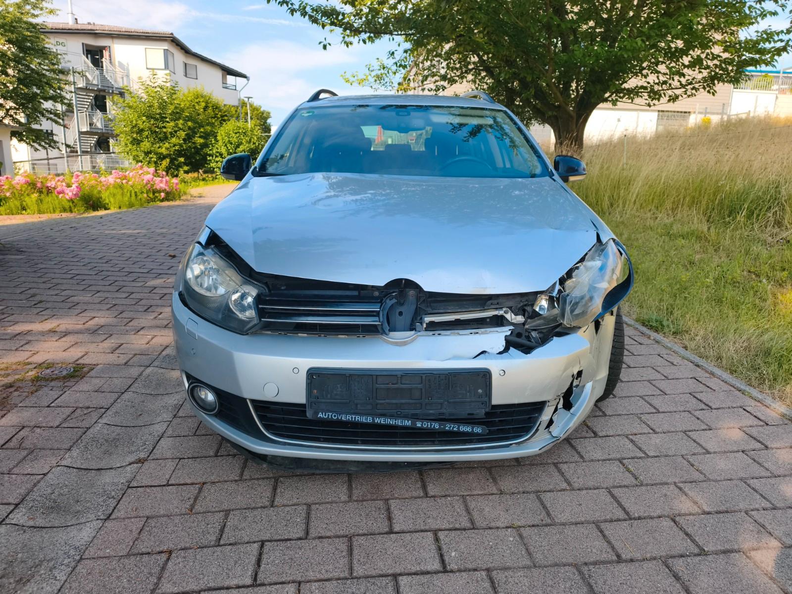 Volkswagen Golf 2012 — interior