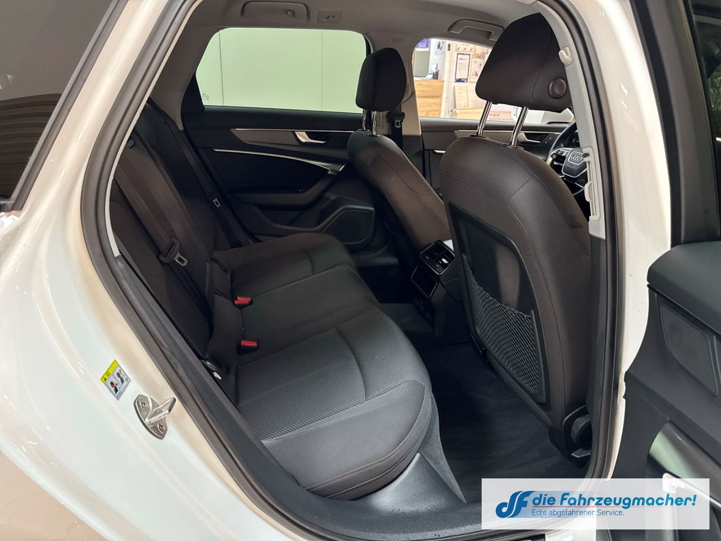 Fahrzeugabbildung Audi A6 Avant 40 TDI StandHZG AHK-klappbar Navi LED A