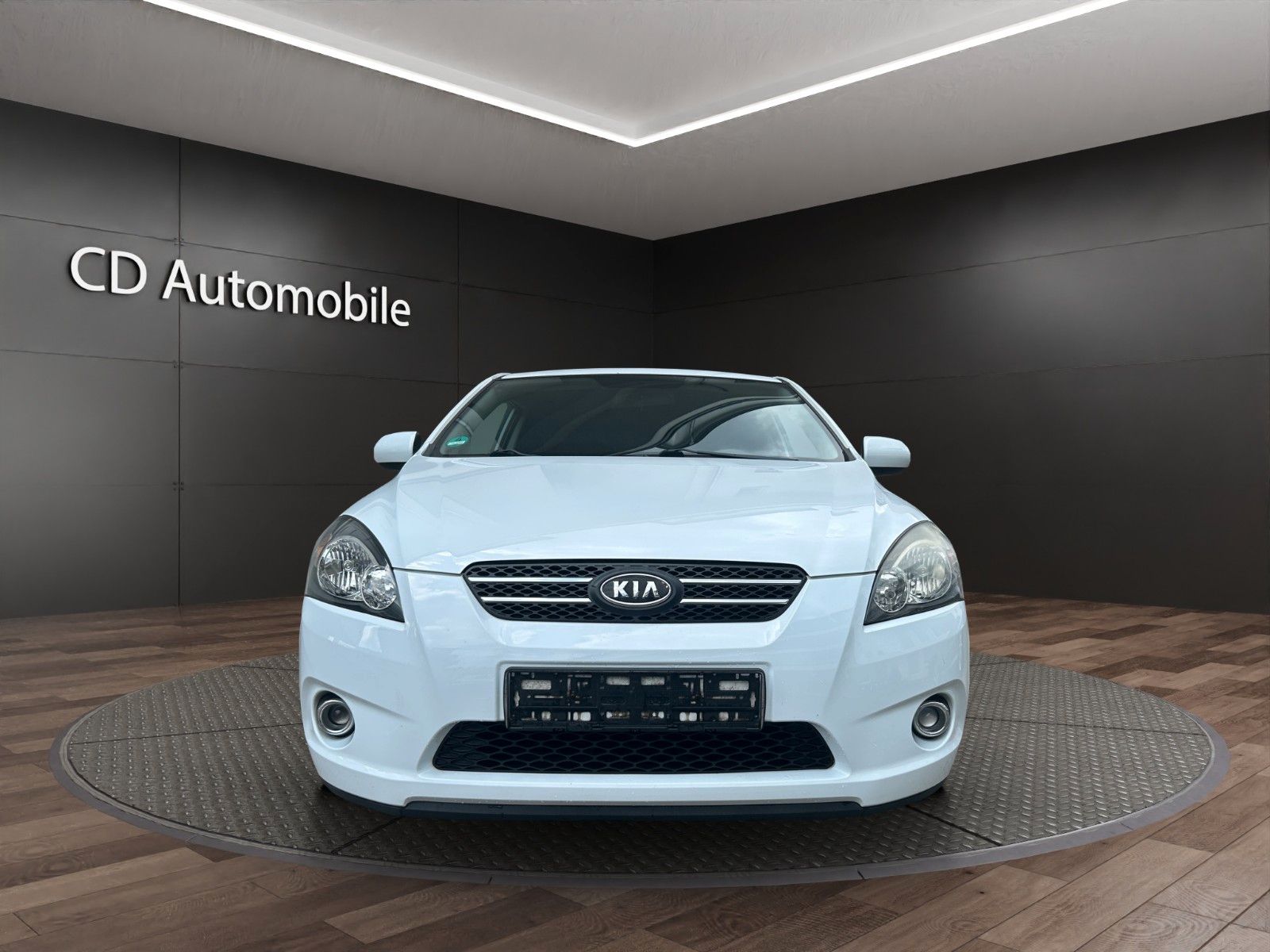 Fahrzeugabbildung Kia cee'd / Ceed 1.6 3Trg /Klima/TÜV AU 2Jahre neu/
