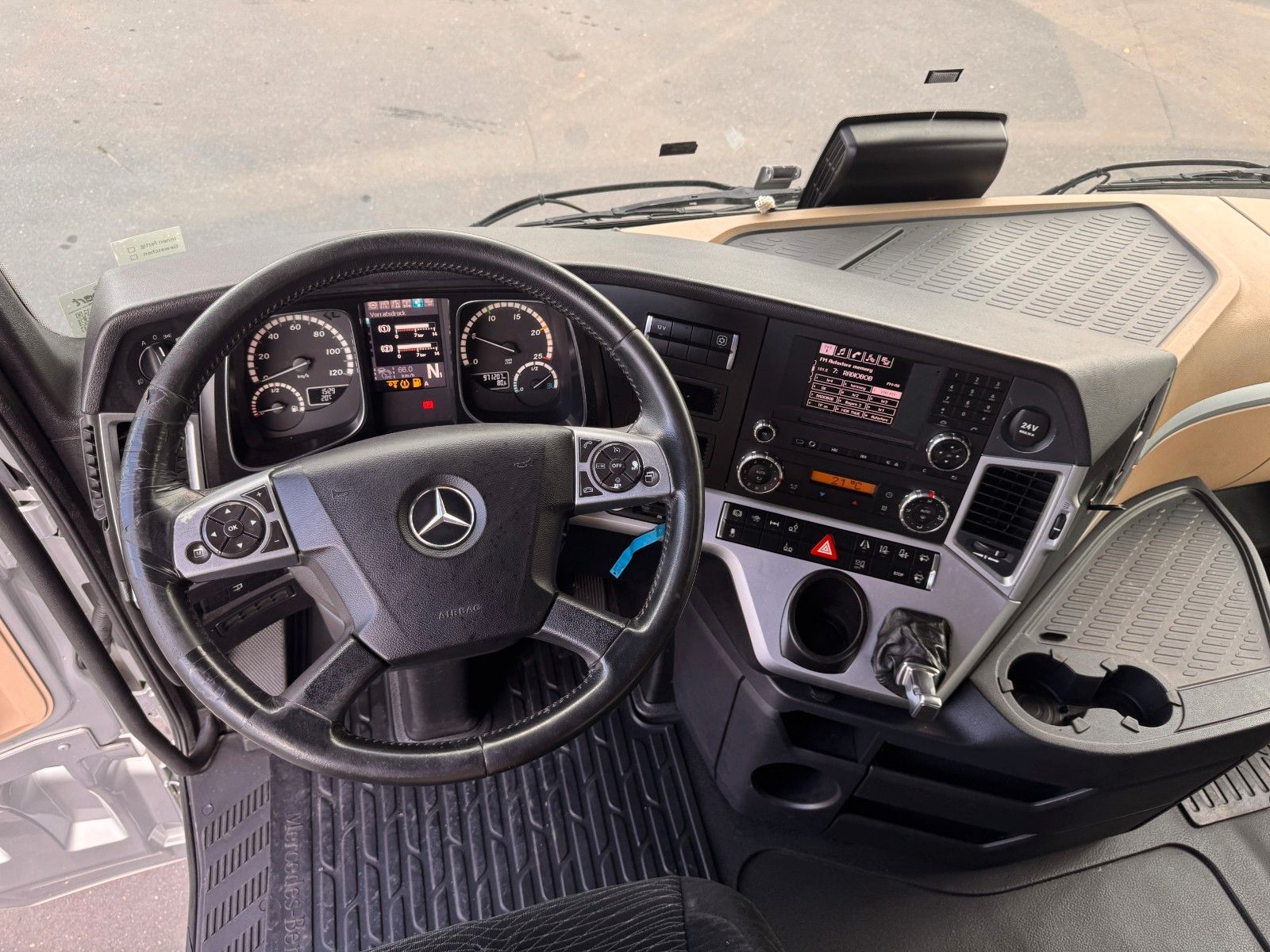 Fahrzeugabbildung Mercedes-Benz Actros 2545LnR 6x2 Retarder BigSpace PPC