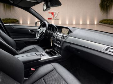 Mercedes E 200 - 12