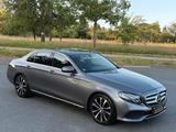 Mercedes-Benz E 220 E -Avangart 9 Gang  Lim. Rückfahrt Kamera - Mercedes-Benz E 220 mit Diesel-Antrieb: Limousine
