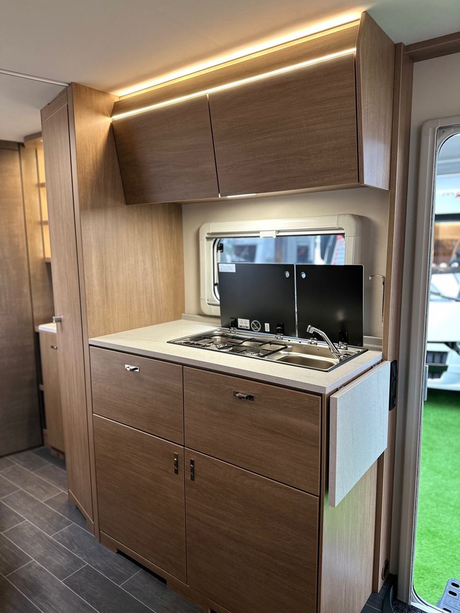 Fahrzeugabbildung Tabbert Senara 490 TD 2.3 Premium Interieur Exterieur