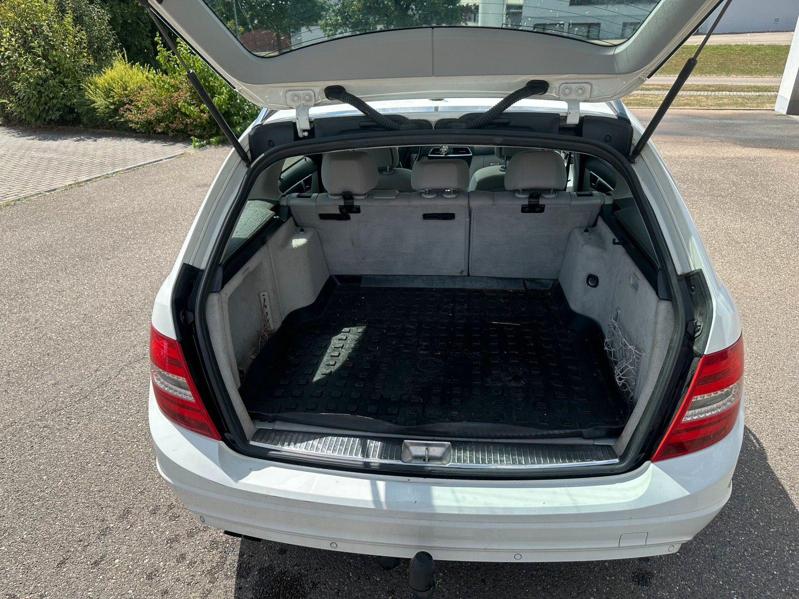 Mercedes-Benz C200 2012 — engine 136 HP (100kW)