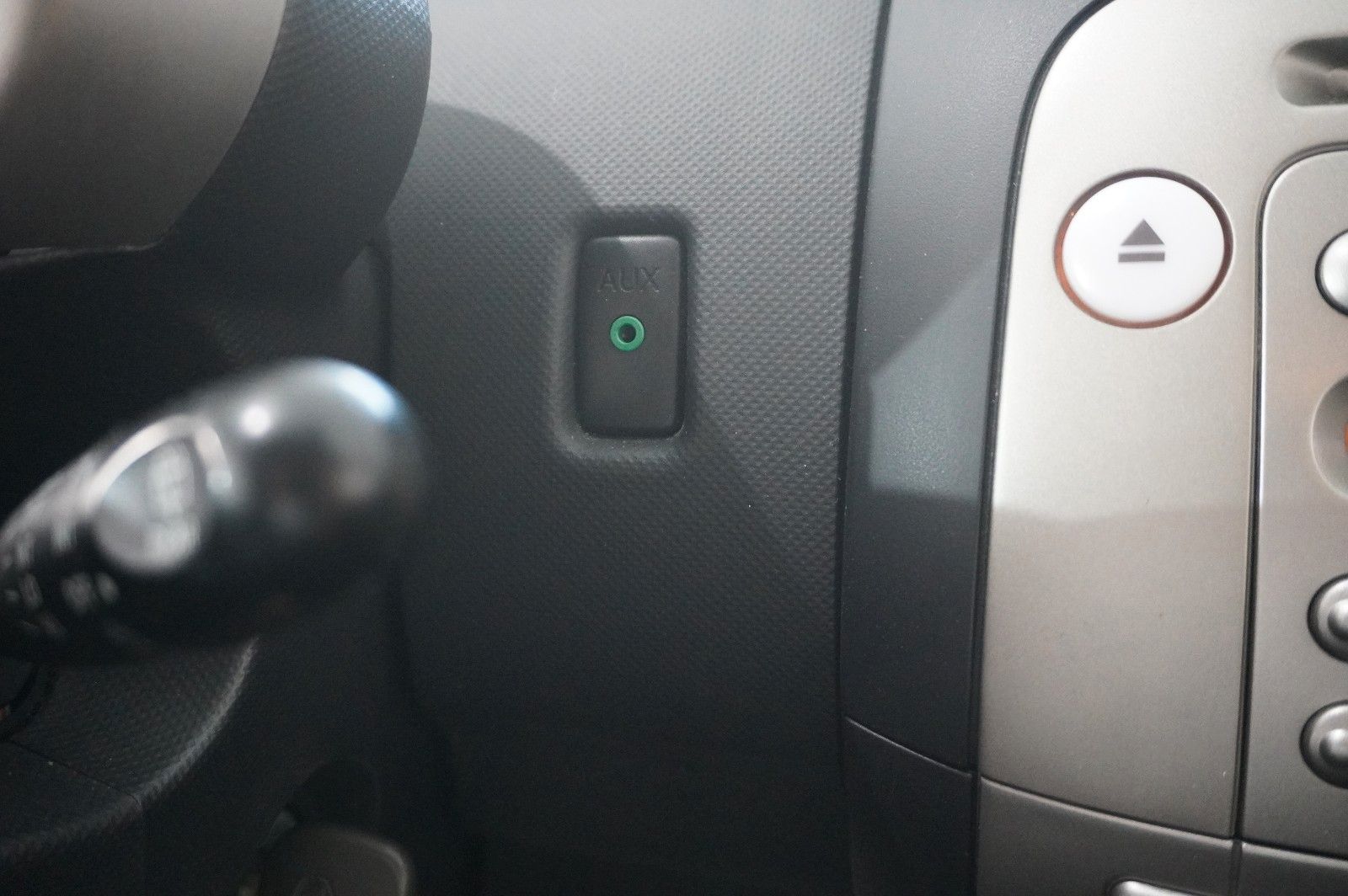 Fahrzeugabbildung Daihatsu Sirion 1.0 5-TÜR KLIMA/CD/AUX/8-FACH/TÜV
