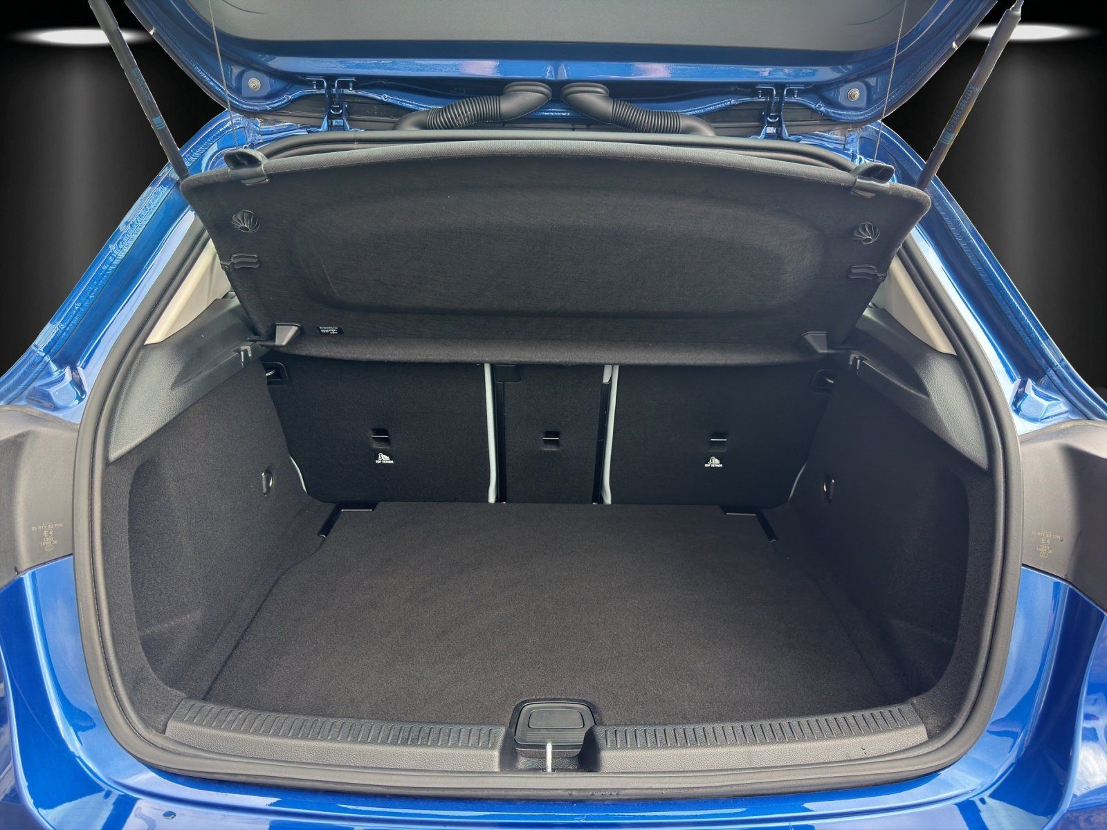 Fahrzeugabbildung Mercedes-Benz A 180d Progressive Advanced+ DISTRO MLED AHK DWA