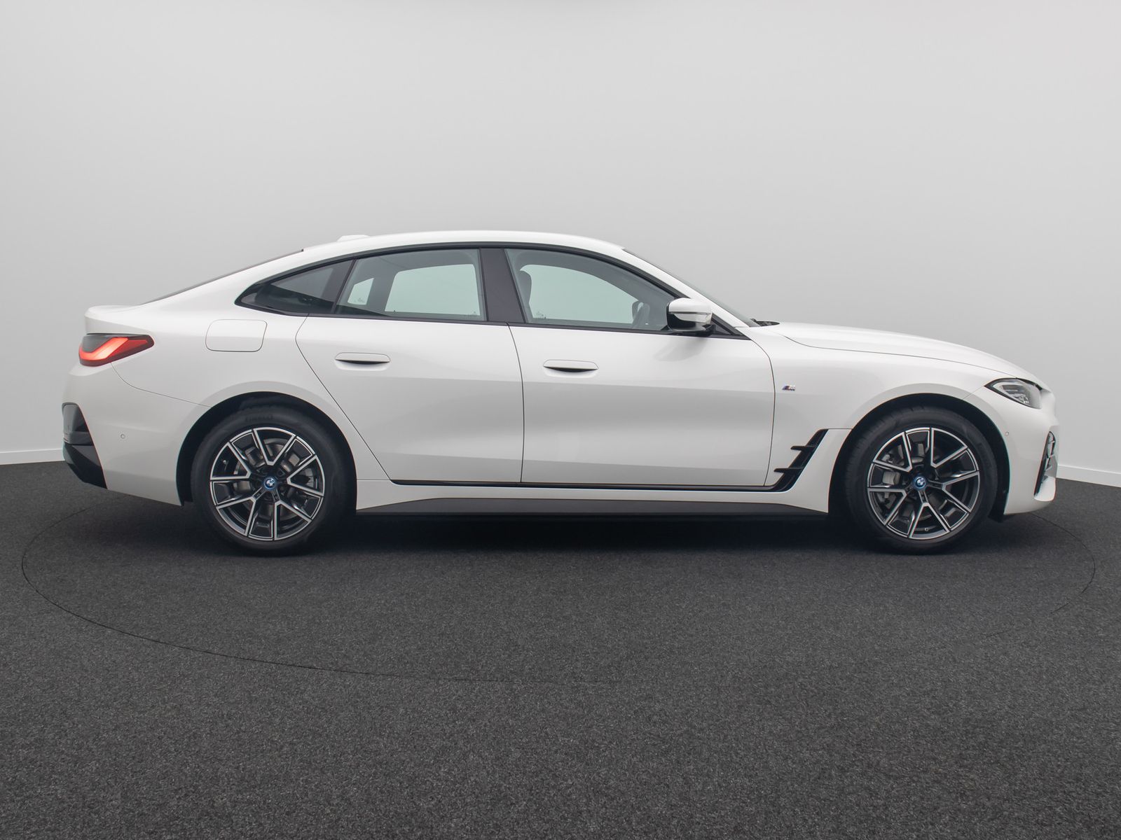 Fahrzeugabbildung BMW i4eD40 Gran Coupe M Sport Kamera DAB H/K 18Zoll