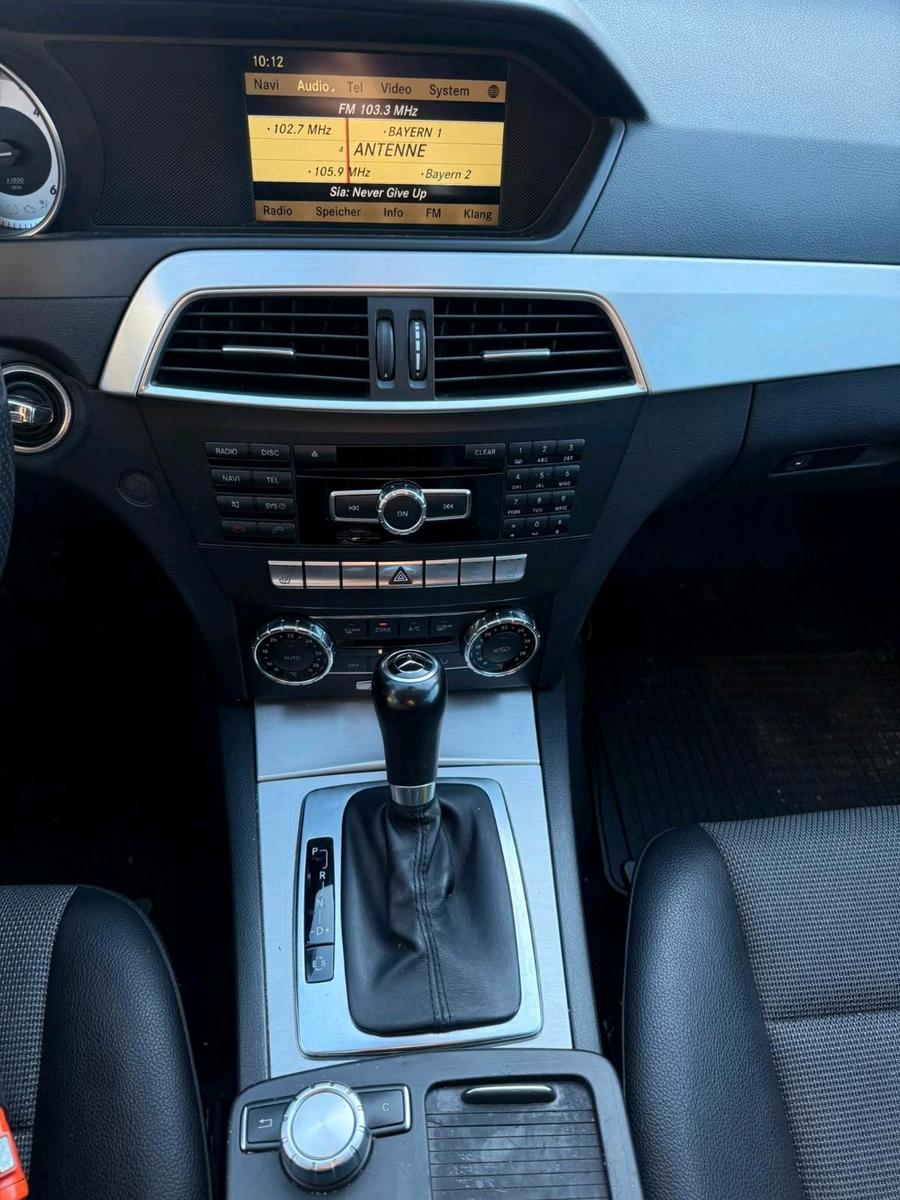 Mercedes-Benz C220 2012 — photo 10