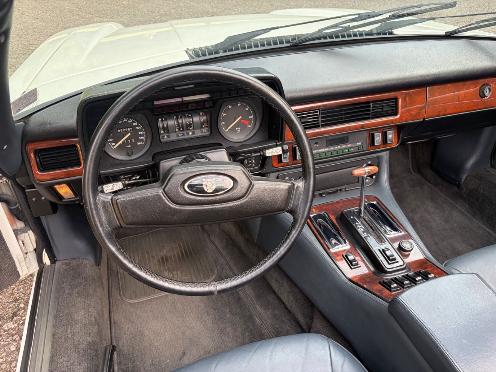 JAGUAR XJSC 24