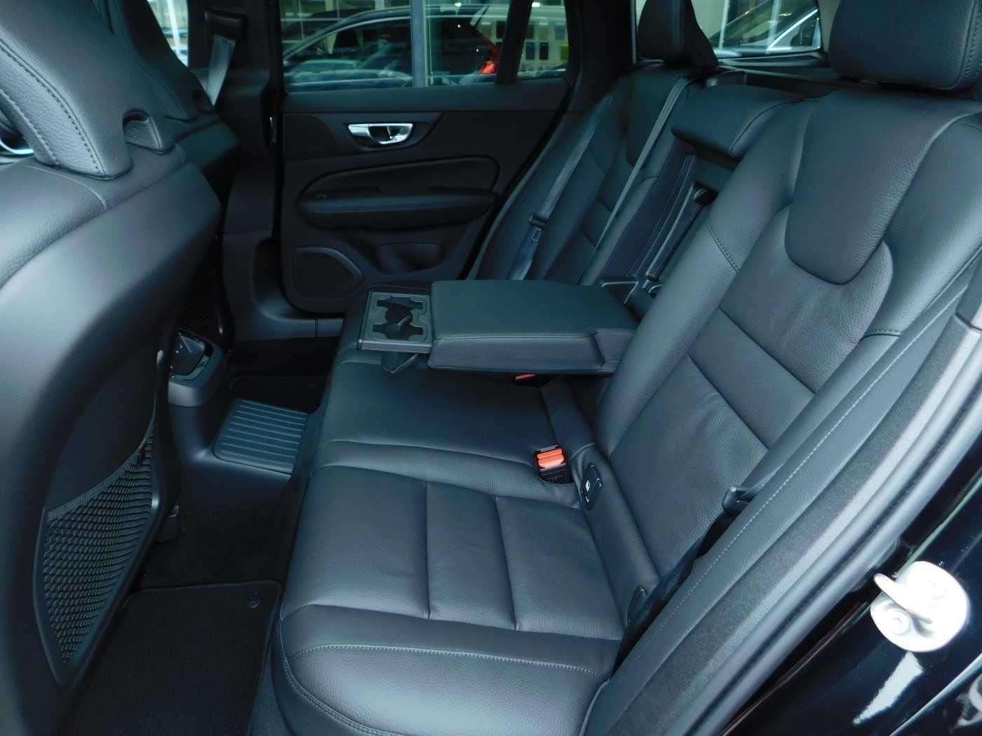 Fahrzeugabbildung Volvo V60 Plug-In-Hybrid T6 Plug-in Hybrid AWD Plus Br