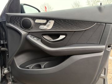 Fahrzeugabbildung Mercedes-Benz GLC 300 Coupe 4Matic AMG AHK RFK SHZ Night uvm
