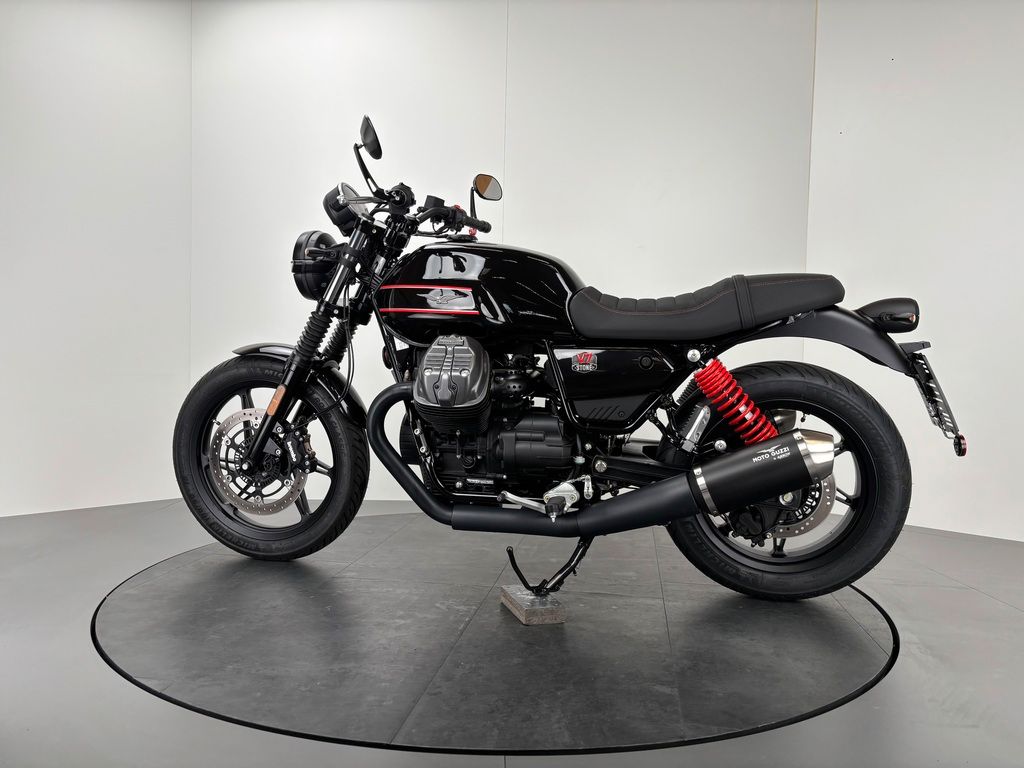 Fahrzeugabbildung Moto Guzzi V7 IV STONE SPECIAL EDITION *ARROW *NEUWERTIG