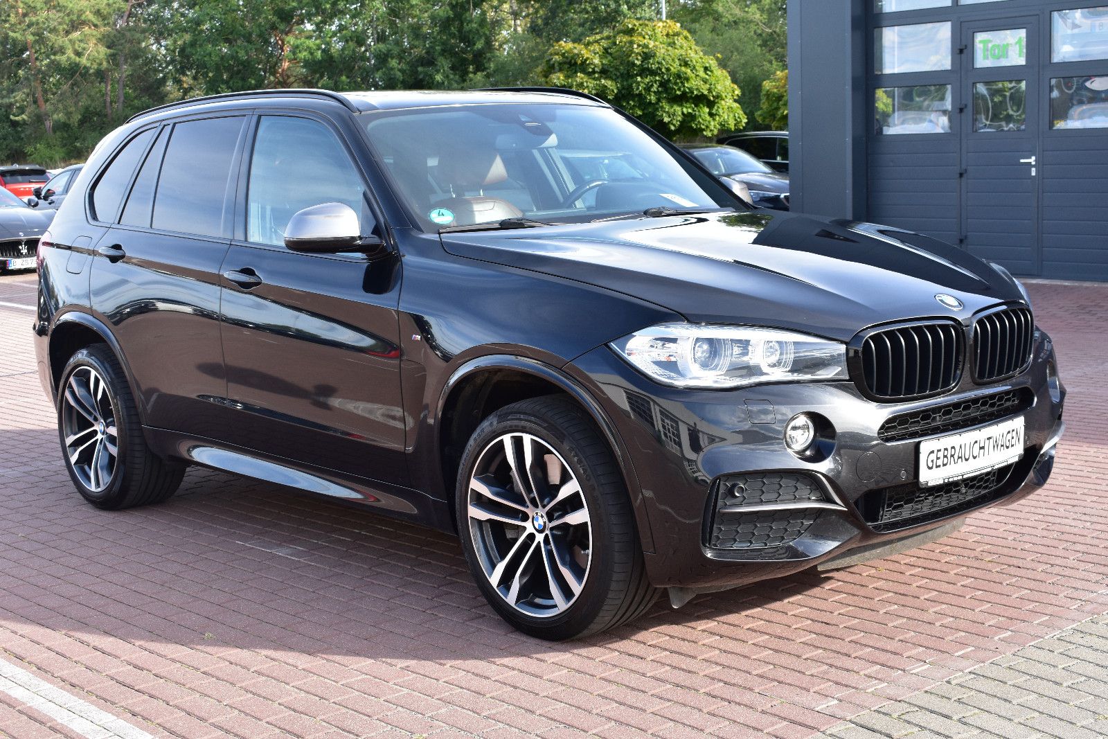 Fahrzeugabbildung BMW X5 M50d*RFK*XEN*PANO*H&K*NAVI*MIETKAUF