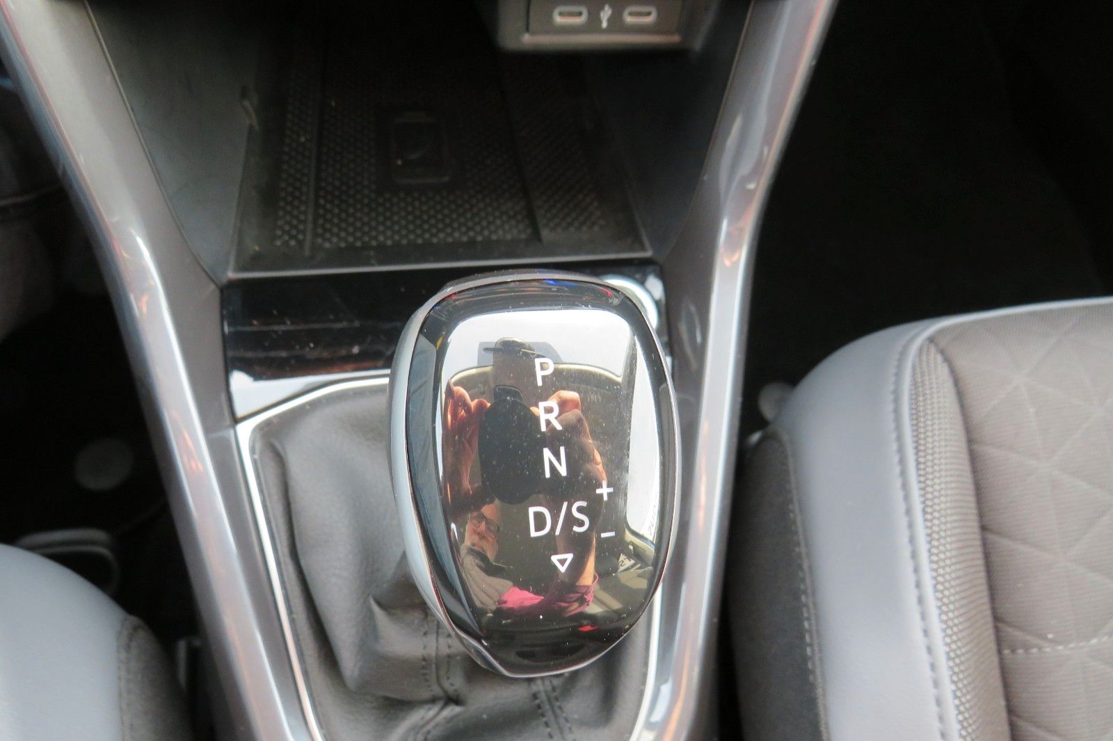 Fahrzeugabbildung Volkswagen T-Cross DSG Highline ACC NAVI KAMERA SITZH. 1Hd