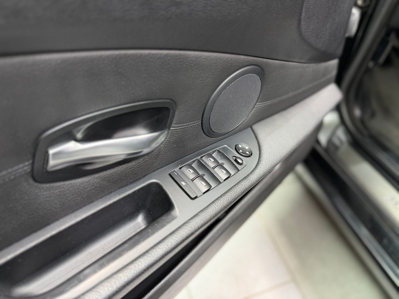 Fahrzeugabbildung BMW 523I Touring |PDC|PANO|NAVI|LEDER