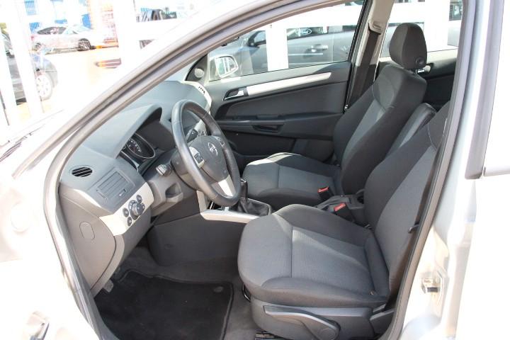 Opel Astra 2007 — photo 11