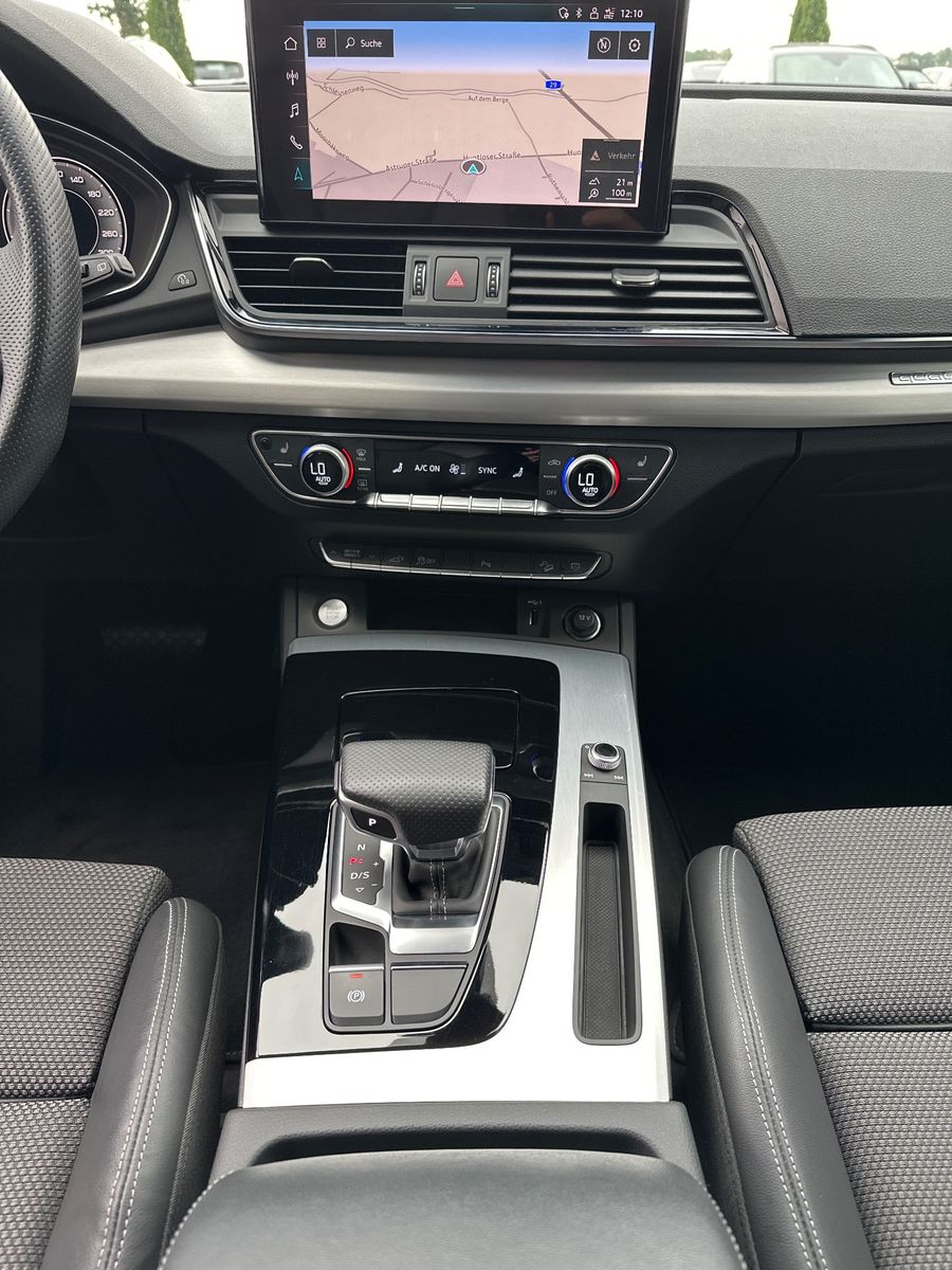 Fahrzeugabbildung Audi Q5 50 TFSI e Quattro S-Line NAV+LED+AHK+KAM