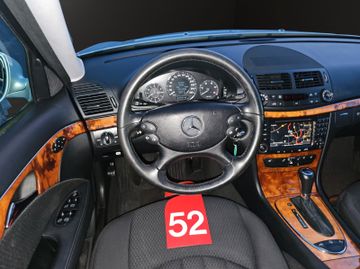 Mercedes E 320 - 11