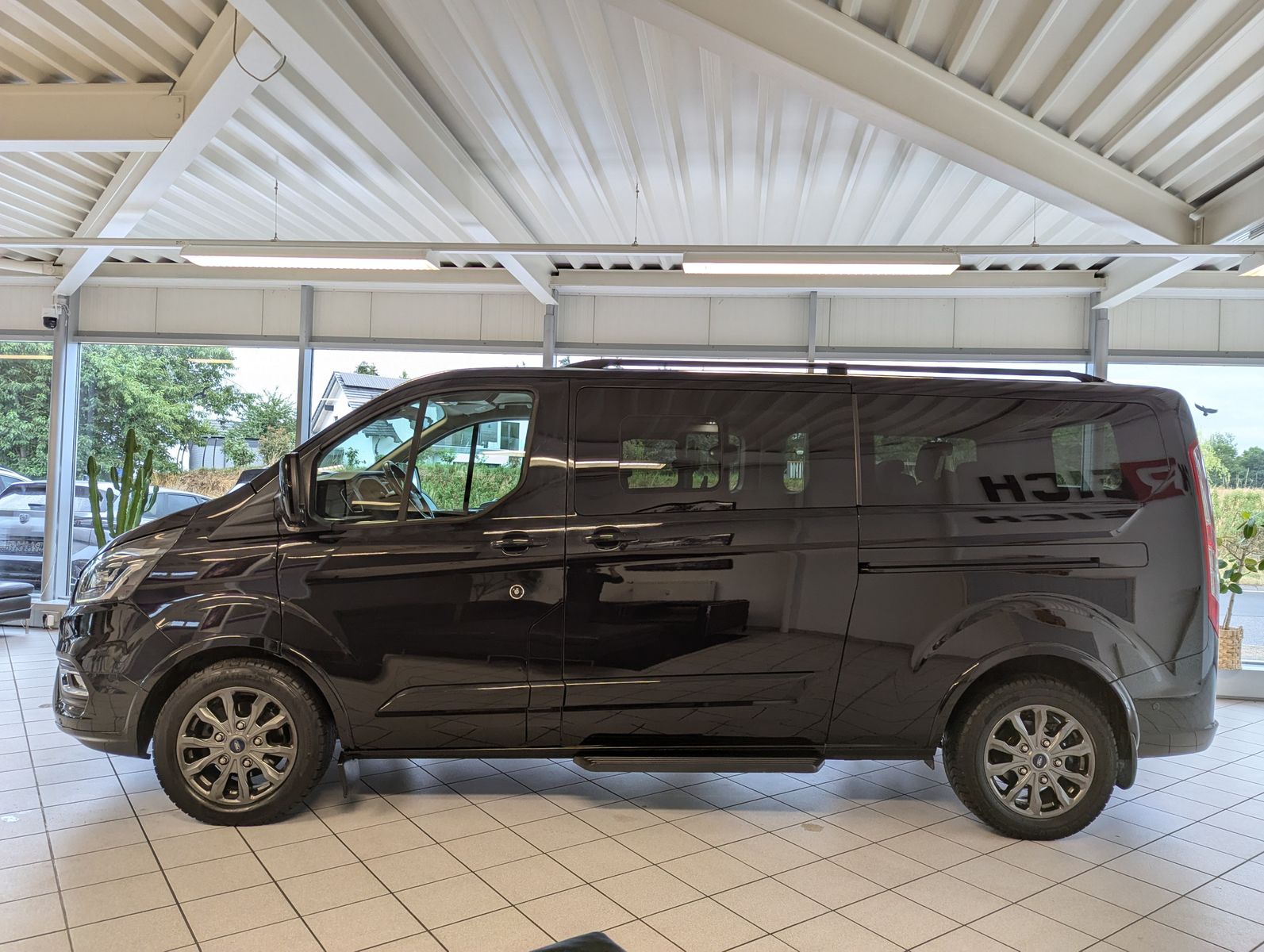 FORD Tourneo Custom 320 L2 Titan. 9-Sitze ACC Cam AHK - Image 4