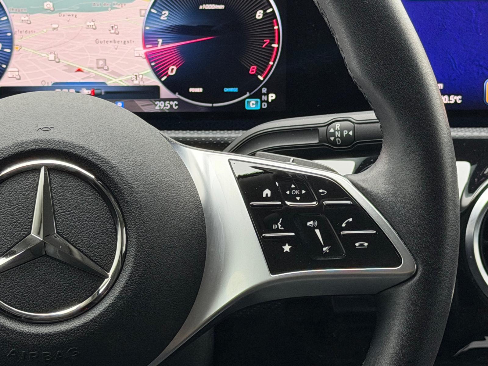 Mercedes-Benz A 250 4M Progressive AHK Burmester NAVI MBUX LED