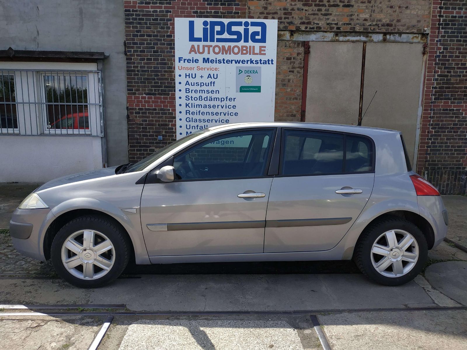 Megane 1.6 Automatik/ Allwetterreifen/ALU – Bild 3