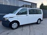 Volkswagen T6.1 2,0TDI 9sitzer,1Hand,VW Scheckheft,TOP,NAVI